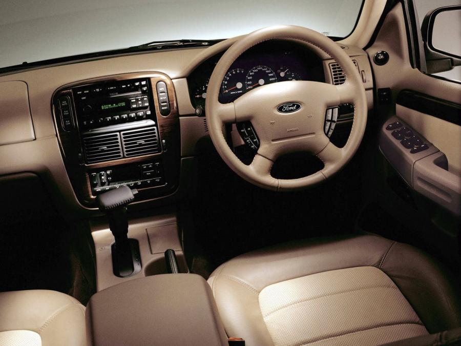  Ford Explorer Eddie Bauer 2001 года  (JP) (фото 2 из 3)